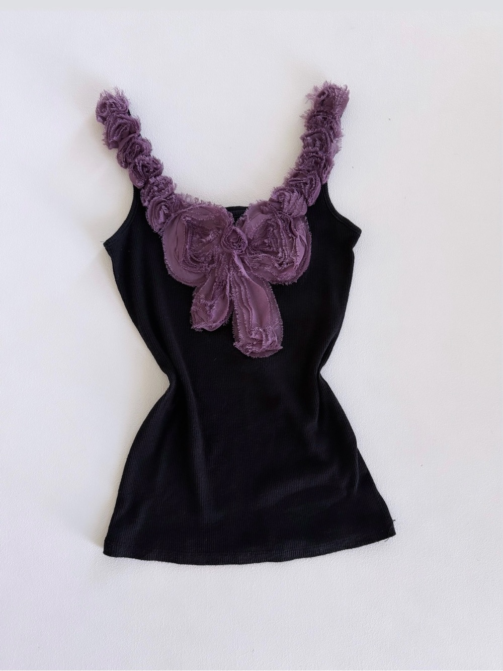 Y2K h.i.p. Black Ribbed Tank Top Purple Rosette
Floral Appliqu